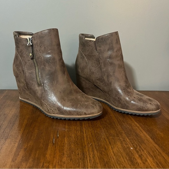 SOUL NATURALIZER Haley Wedge Booties in Mid Brown - Size 10W - Picture 12 of 12